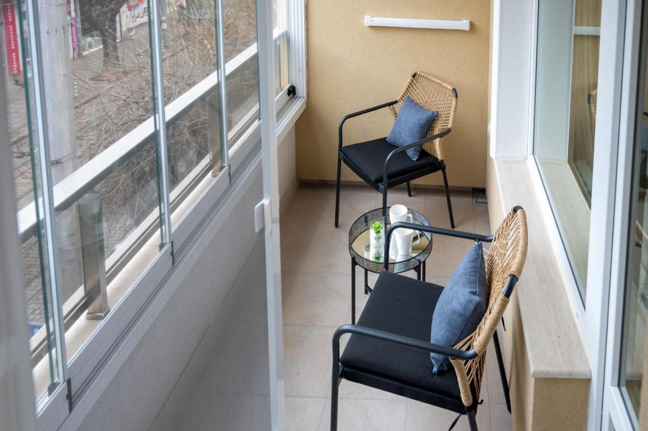 Modern Central Studio Apartment Sofia Exterior photo