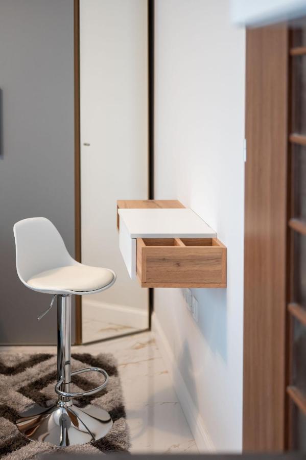 Modern Central Studio Apartment Sofia Exterior photo
